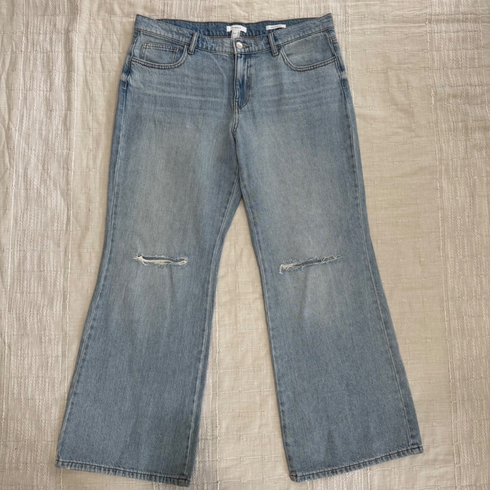 Forever 21 Mid Rise Baggy Jeans Light‎ Wash Distressed Wide Leg Womens Size 30